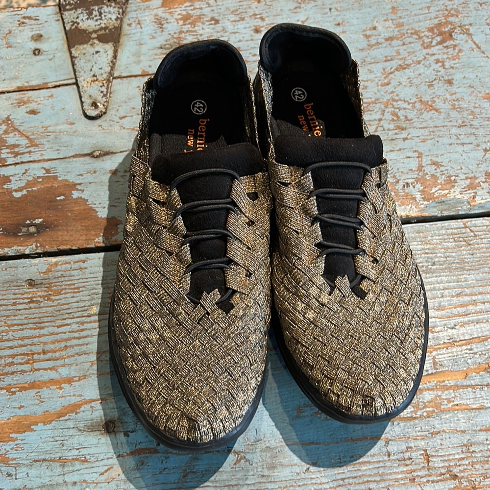 Bernie Mev. Women's VICTORIA Walking Shoe with Memory Foam, BRONZE, Size 42